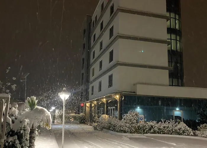 Ascua Hotel Vaqarr